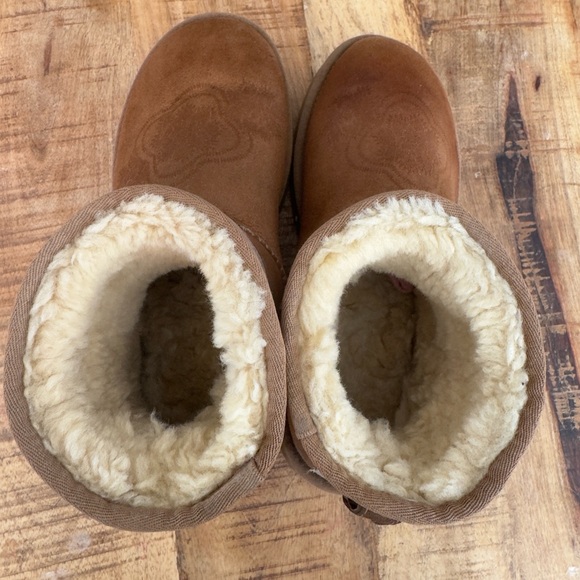 UGG Classic mini Tan Winter Boots - Picture 7 of 7